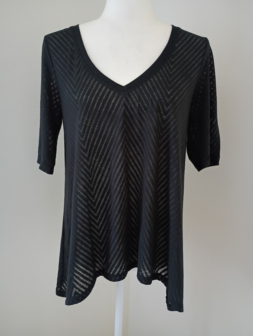 Lilla P Semi Sheer Black Chevron Stripe Tee Size Small